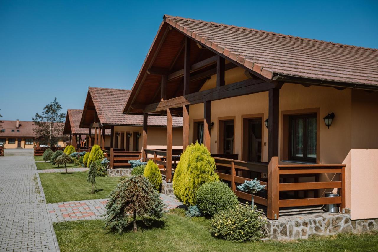 Complex Turistic Han Pescaresc Eremitu Exterior photo
